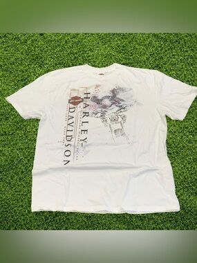 Harley Davidson white t-shirt “legendary motorcycles” Size: XXL